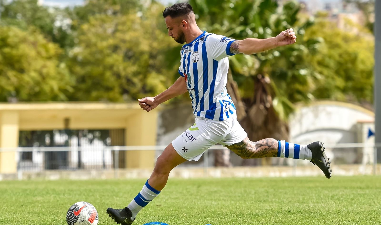 El experimentado central Luis López seguirá una campaña más en el Jerez Industrial.