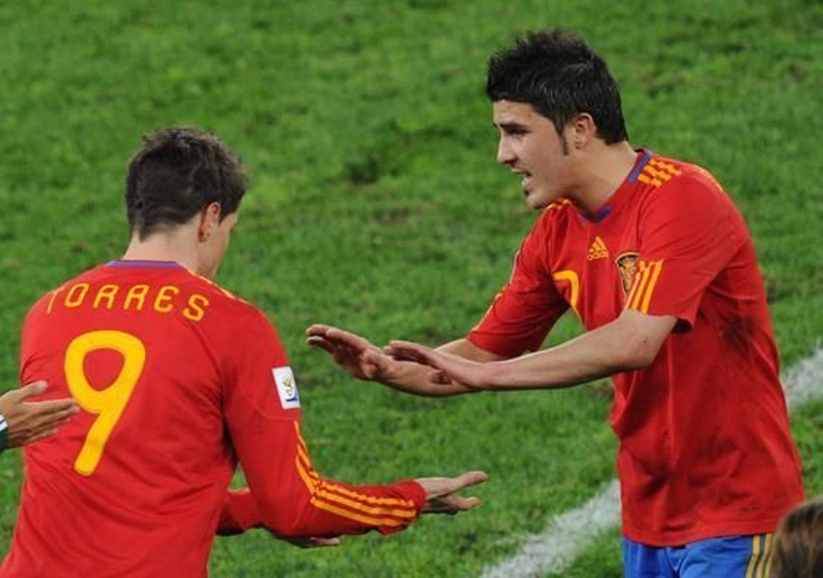 Villa se marcha cambiado por Fernando Torres. / AFP