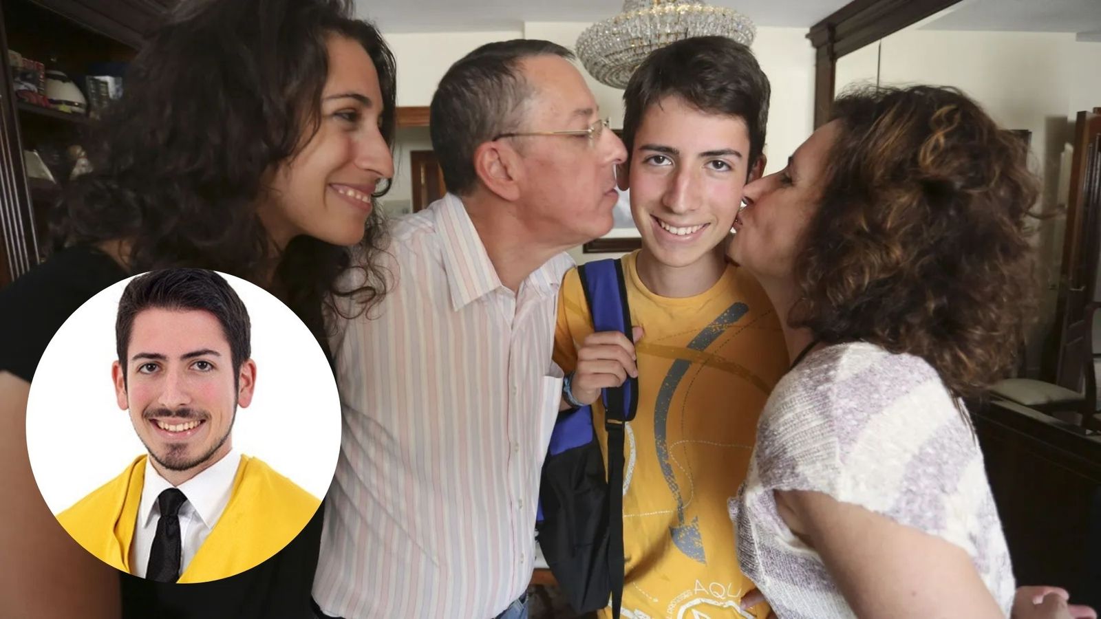 Su hermana Natalia y sus padres, Francisco Saldaña y Conchi García, besan y arropan a Jesús para el reportaje con este periódico por la mejor nota de Selectividad.