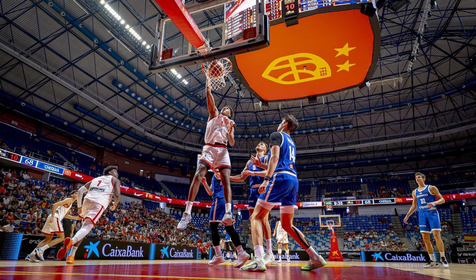 España B-República Checa, en fotos