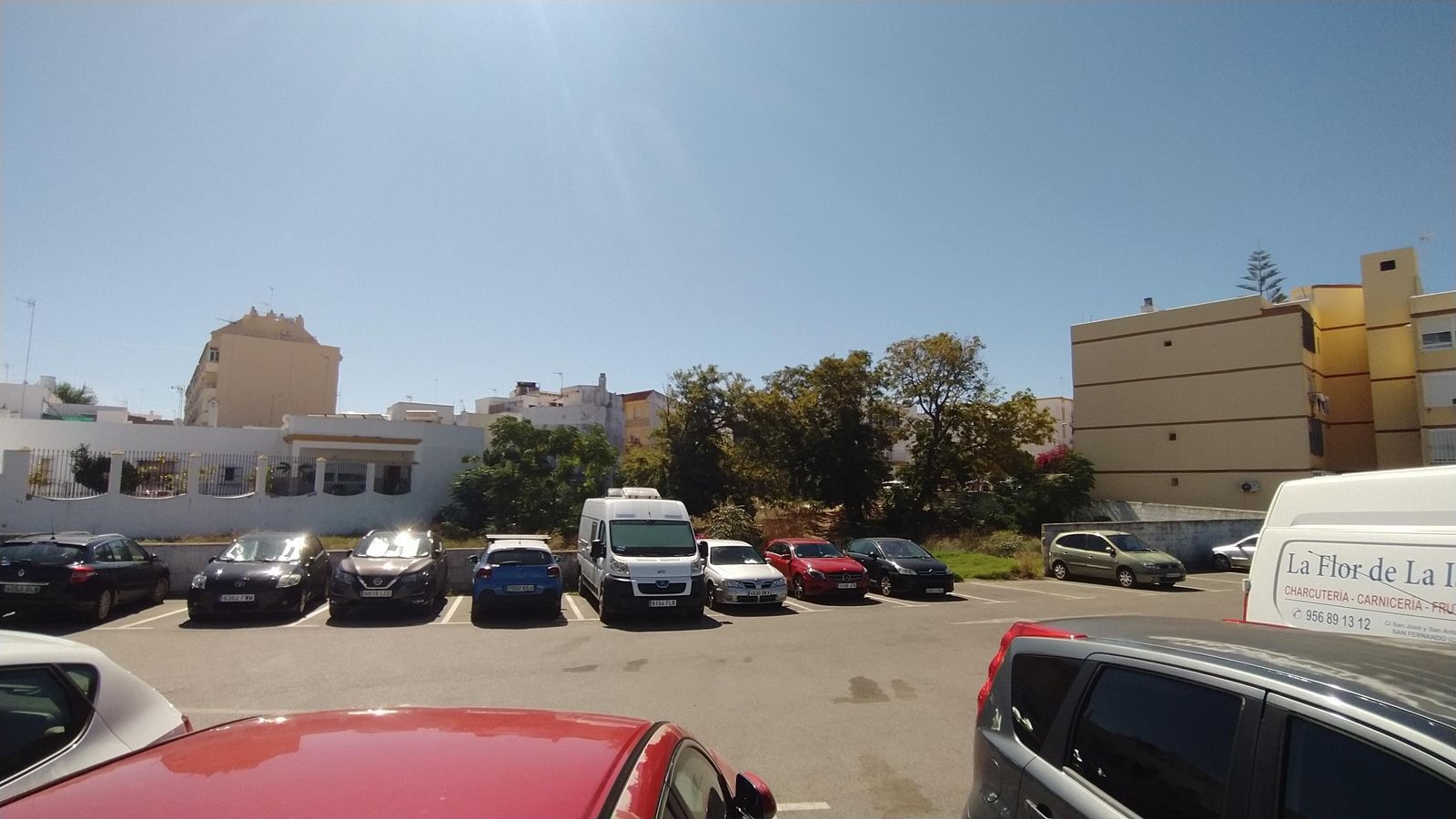 Zona de aparcamiento que actualmente se ubica en este punto donde se prevé un nuevo desarrollo residencial.