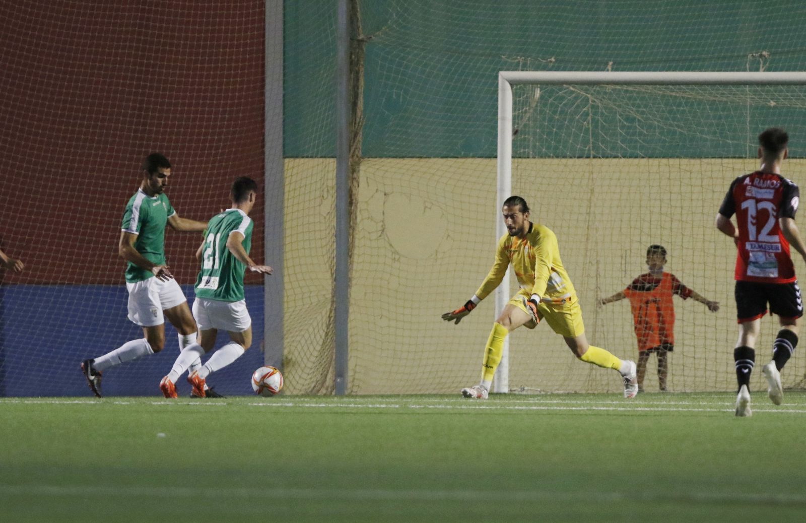 La victoria del Córdoba CF ante el Salerm Puente Genil, en imágenes