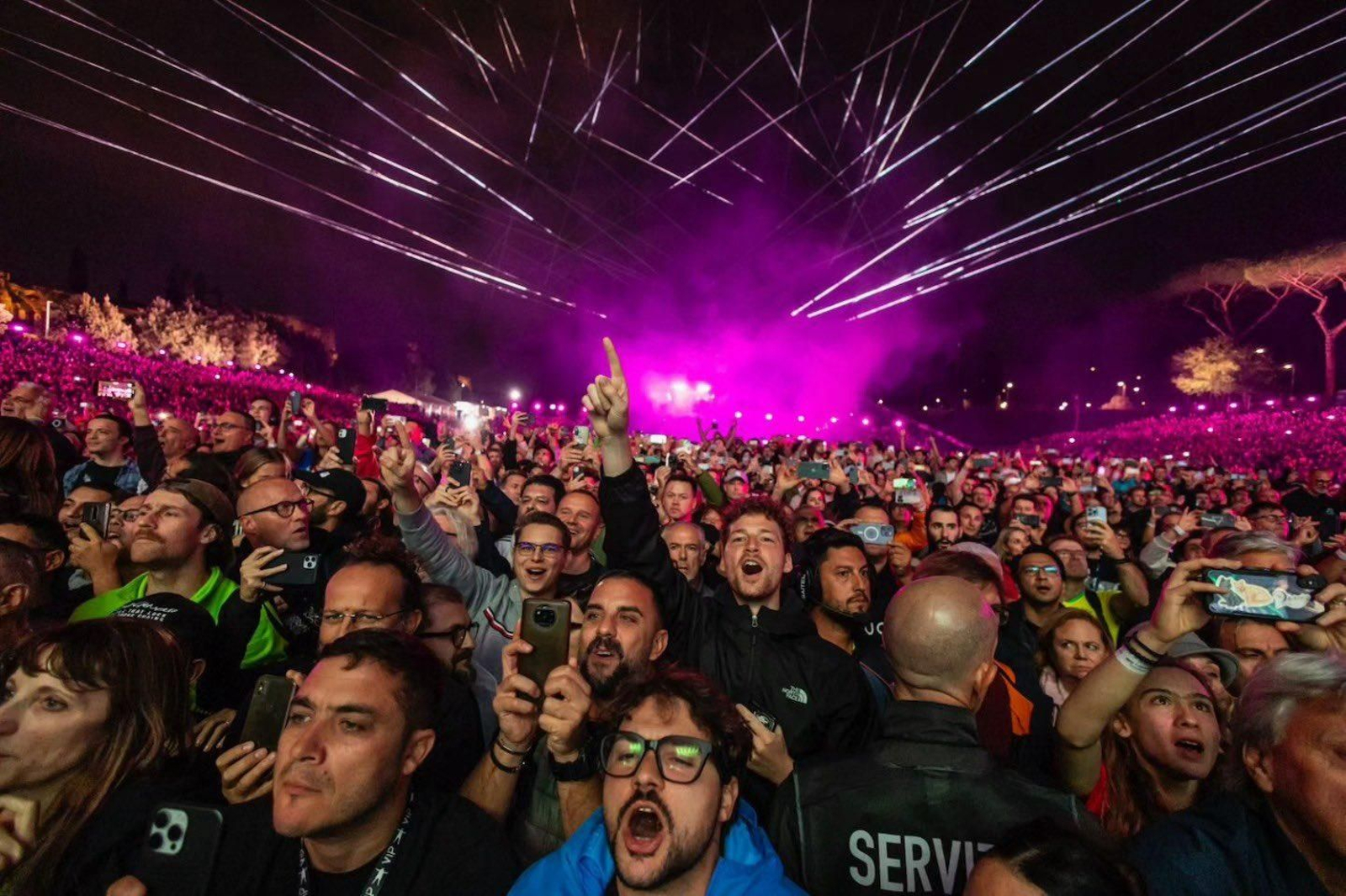 El público vibró con la interpretación de Comfortably Numb.