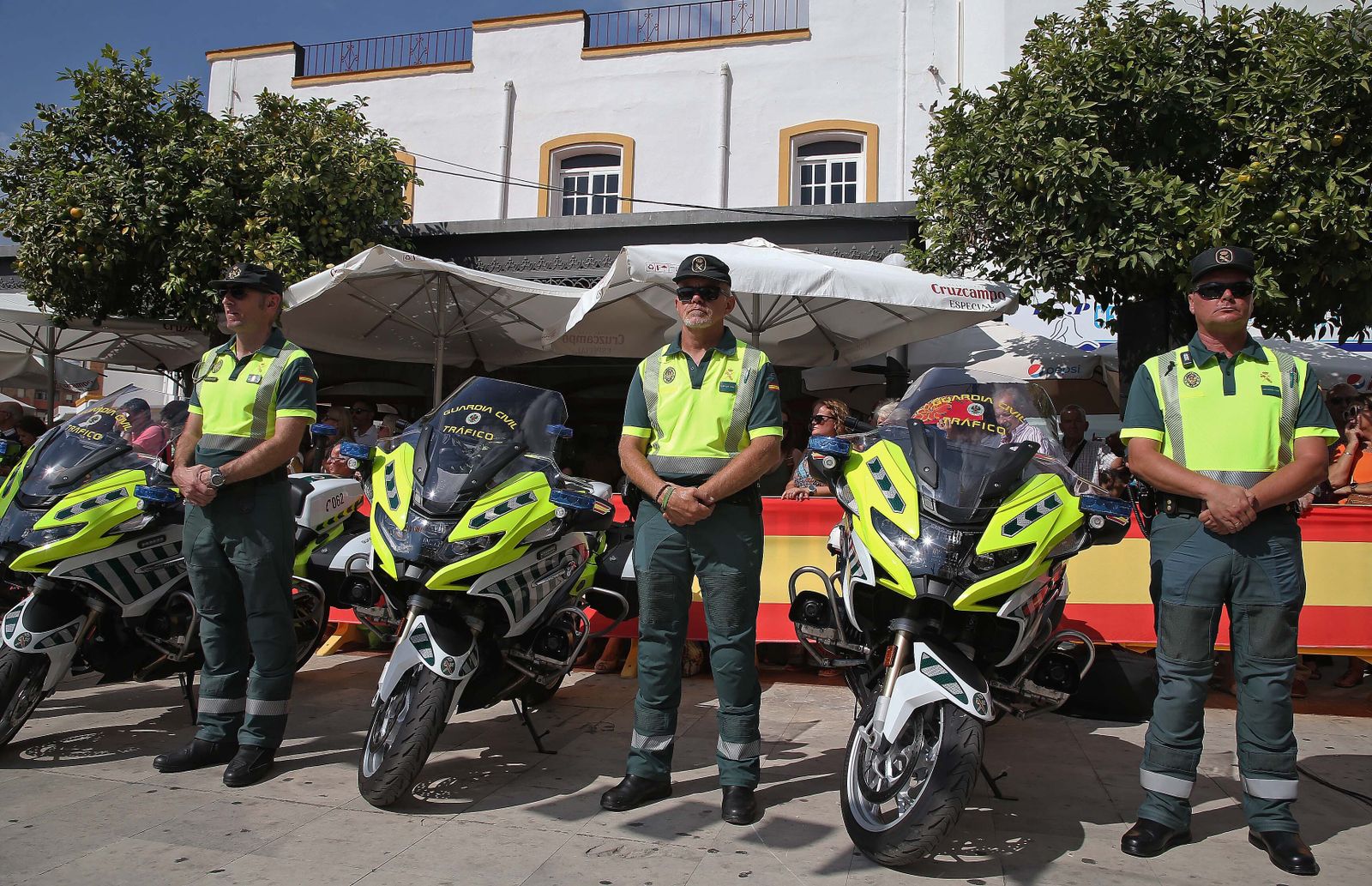 Fotos de la celebración de la Virgen del Pilar en Los Barrios