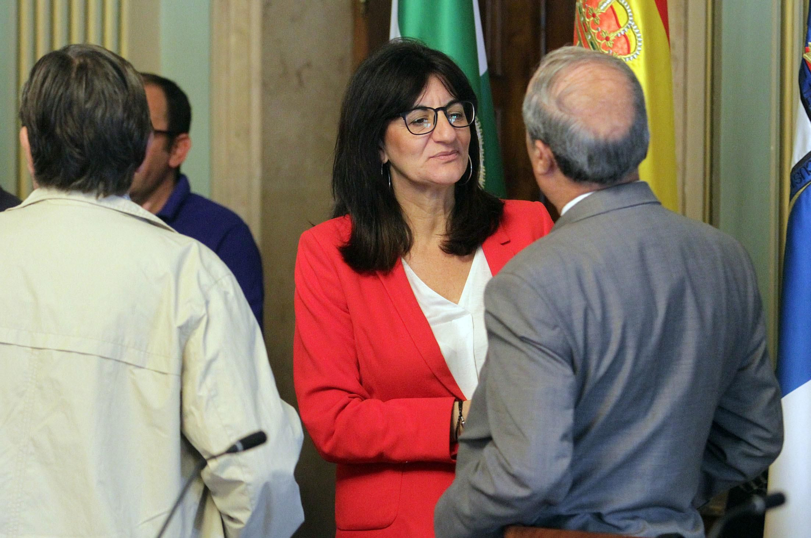 Imágenes de la Mesa de los Fosfoyesos celebrada en el ayuntamiento