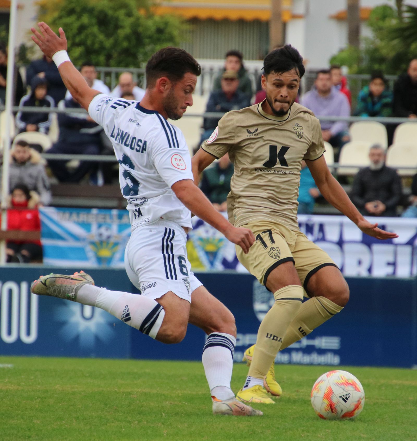 Un momento del Marbella - Almería B