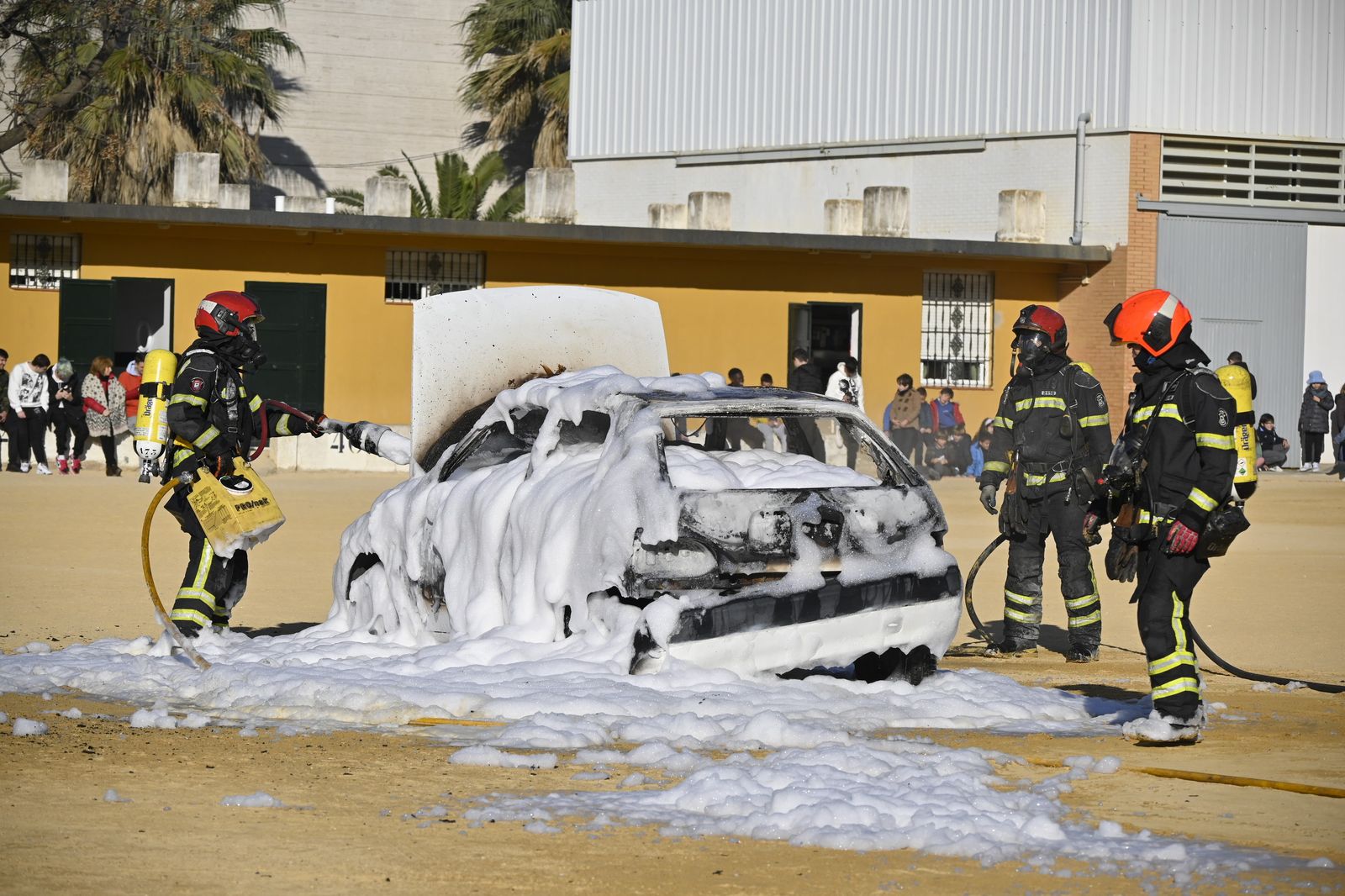Imágenes del simulacro de incendio en el Funcadia
