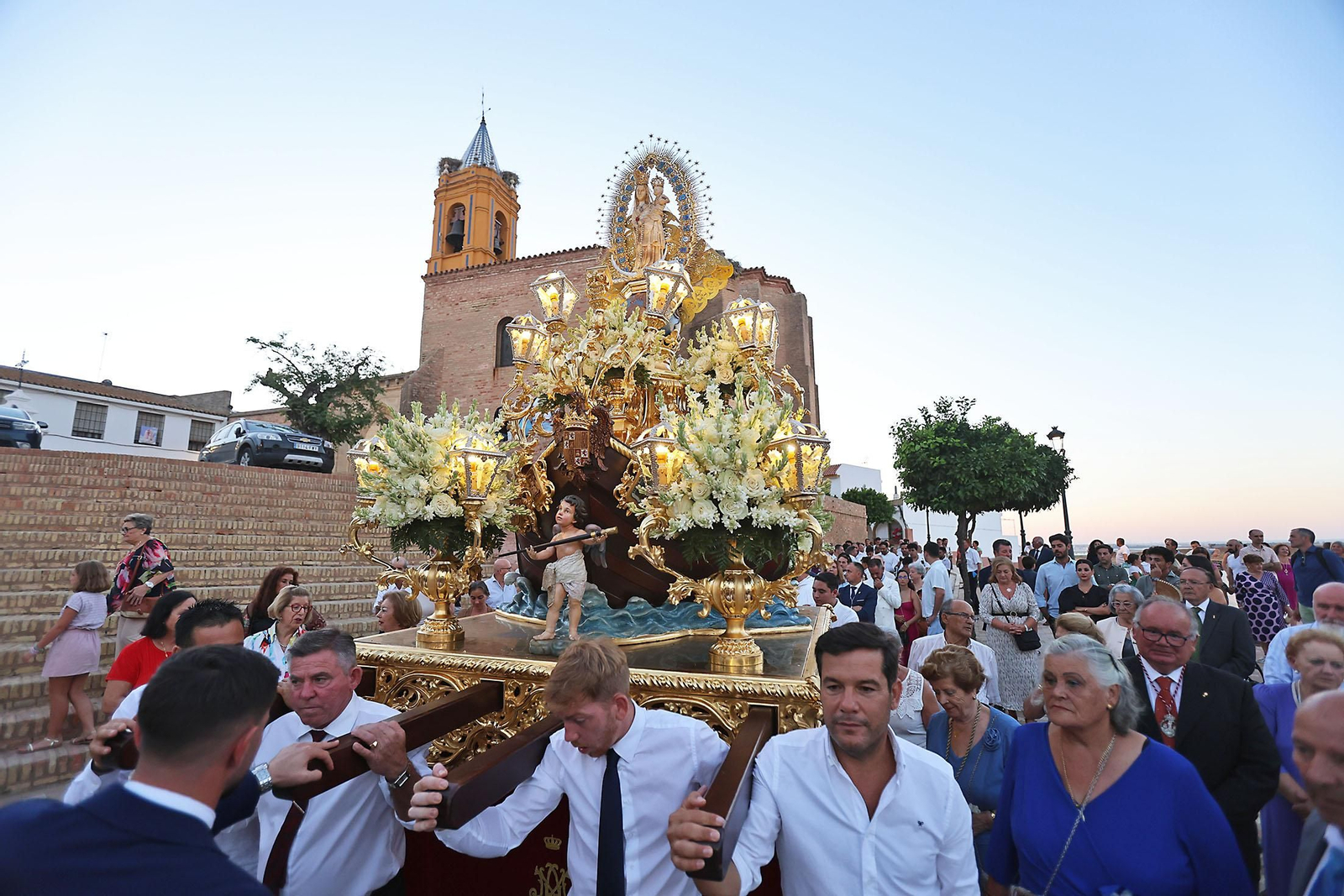 Imágenes de la procesión de Nuestra Señora de los Milagros en Palos de la Frontera Imágenes de la procesión de Nuestra Señora de los Milagros en Palos de la Frontera