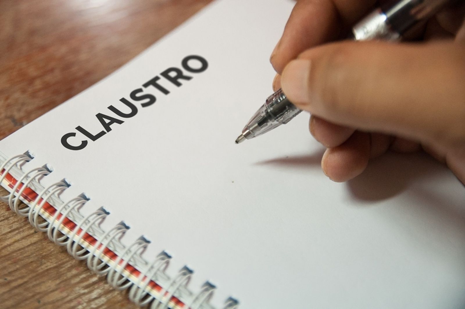 El defensor universitario presenta su memoria de actividades