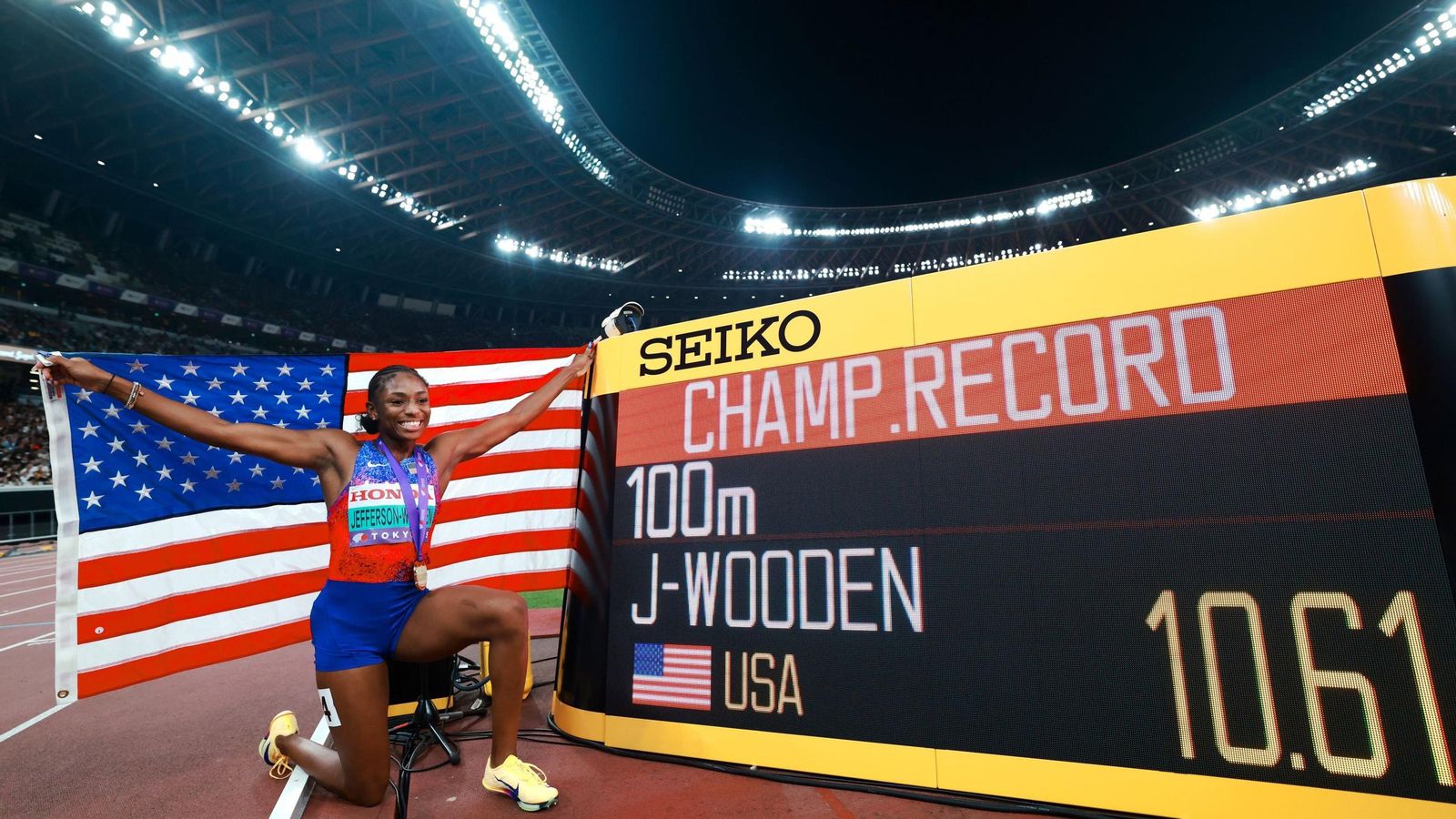 Melissa Jefferson-Wooden posa con su marca.