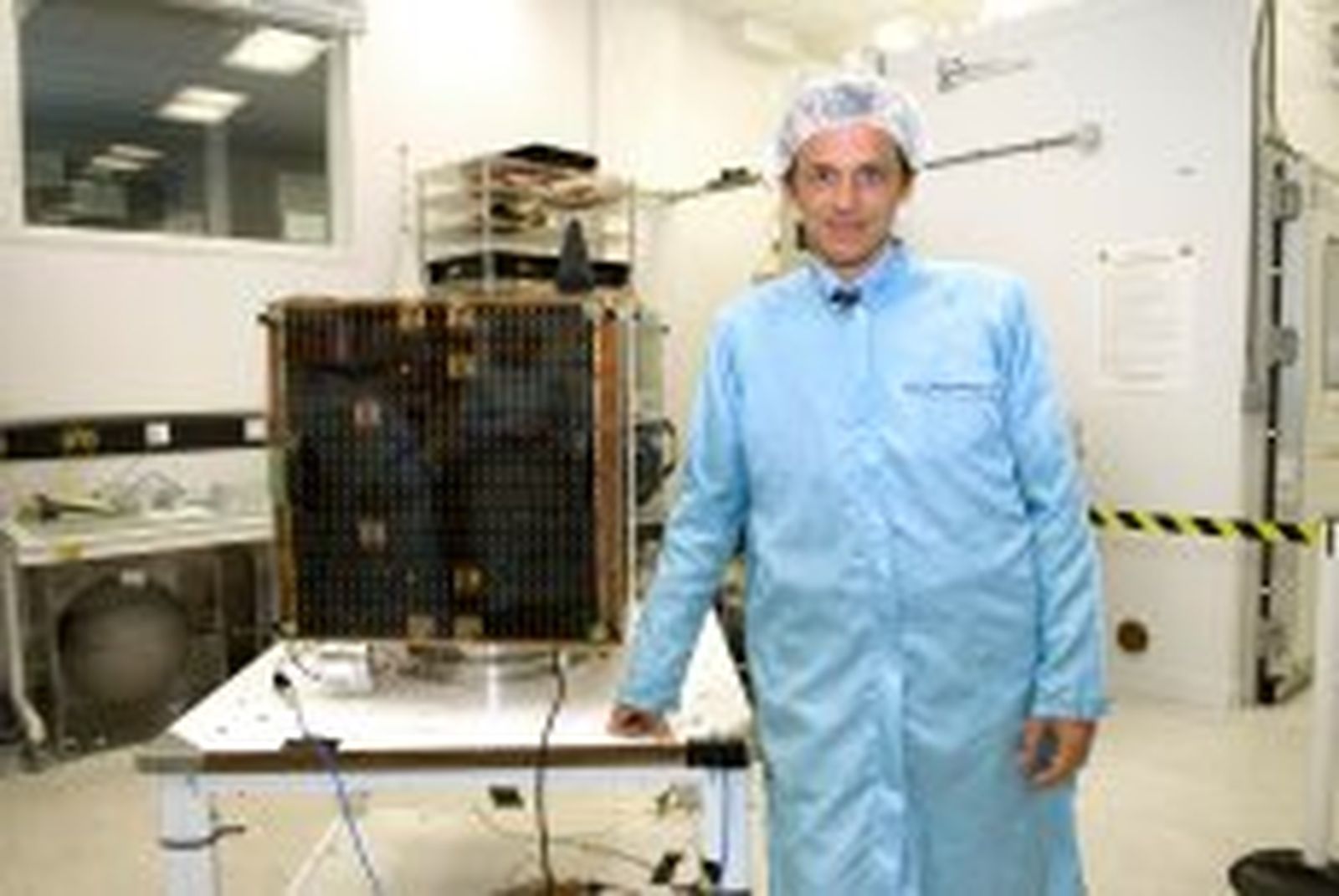 Pedro Duque presenta el Deimos I, el primer satélite espacial de una empresa española