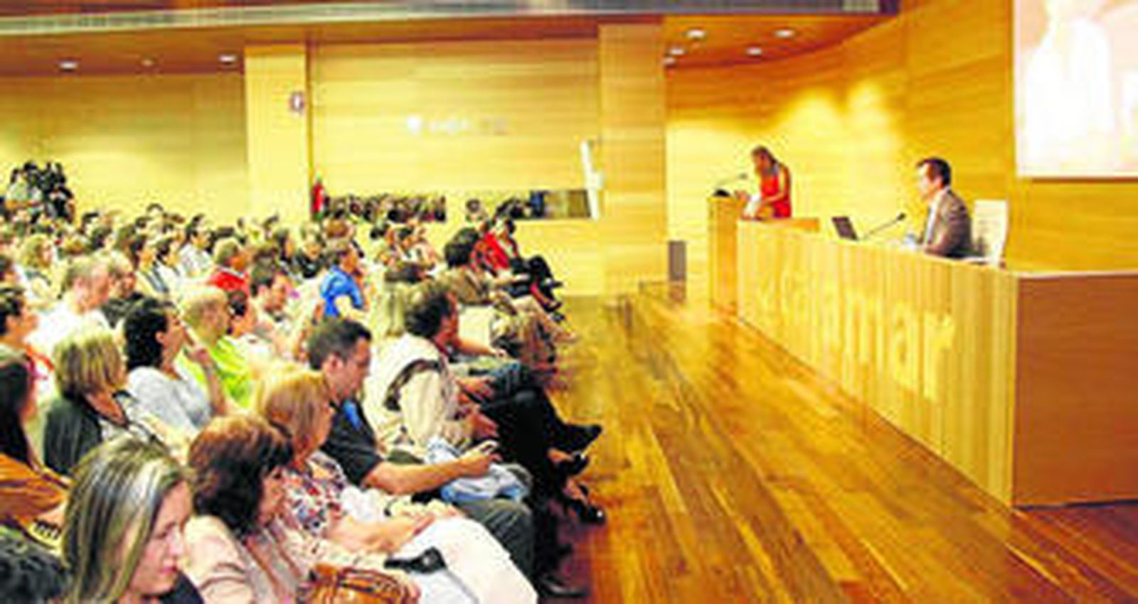 La Fundación Cajamar organiza cada año multitud de actividades, tanto en Almería como en las provincias donde tiene presencia física.