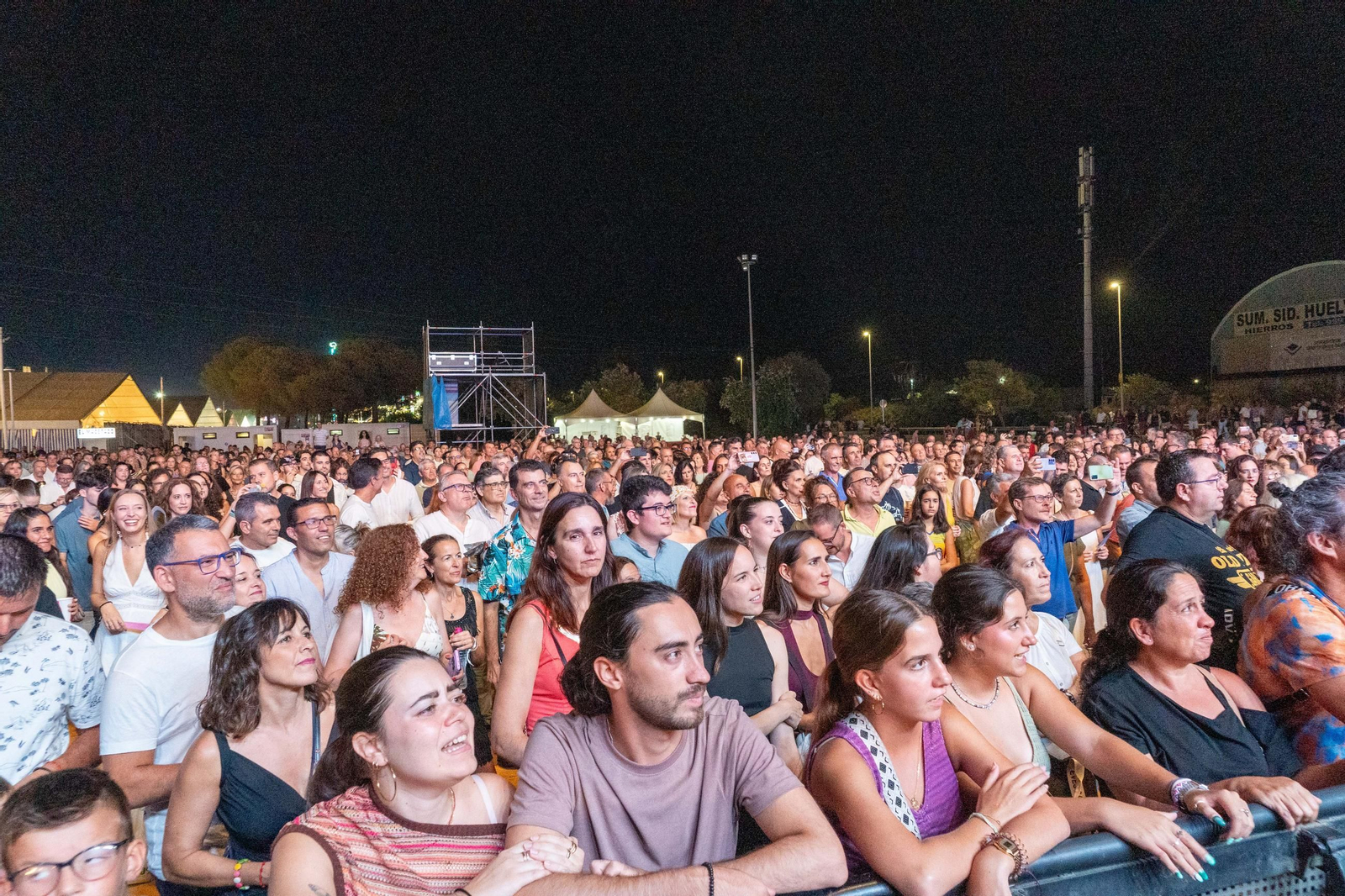 Colombinas 2025: Imágenes del concierto de Seguridad Social en las Fiestas Colombinas