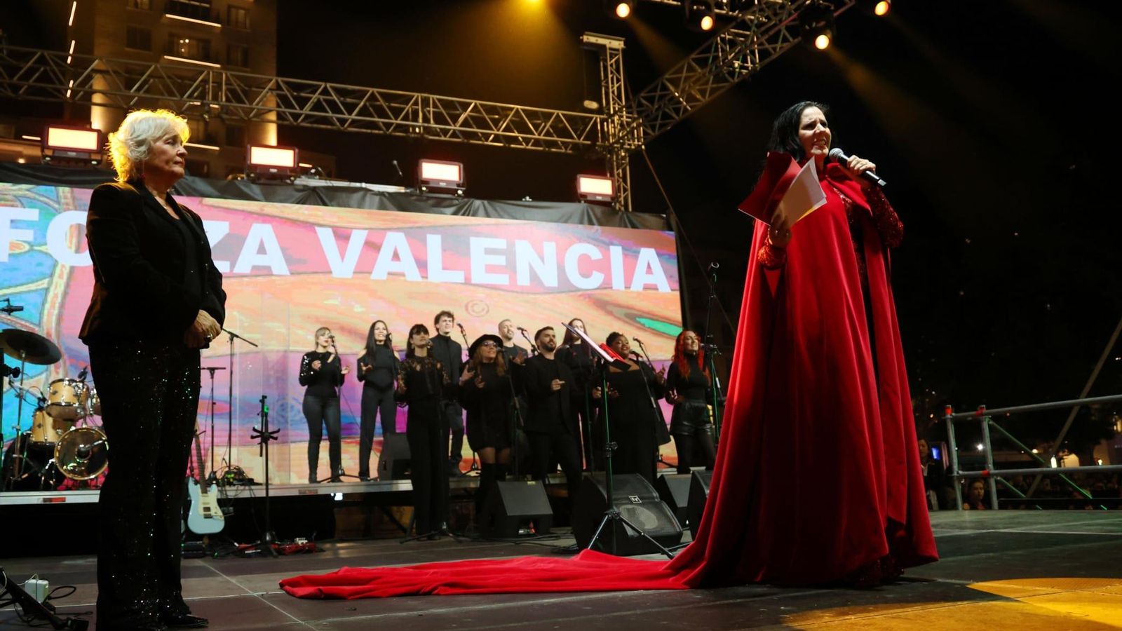 Diana Navarro en un momento de su actuación. Diana Navarro en un momento de su actuación.