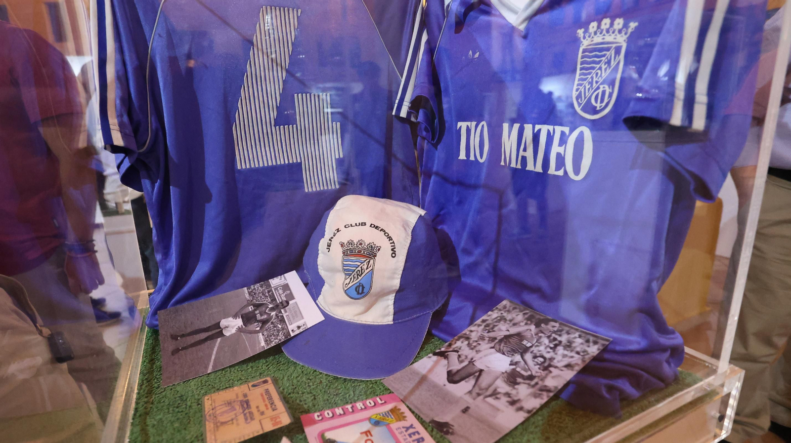 Inauguración de la exposición por el  75 aniversario del Xerez CD