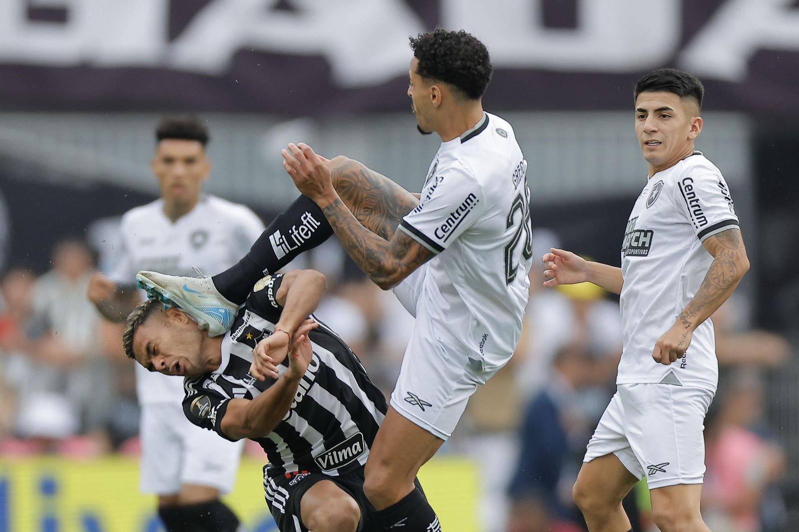 Las fotos de una final de la Libertadores histórica; Botafogo, campeón con 10, ante Atlético Mineiro