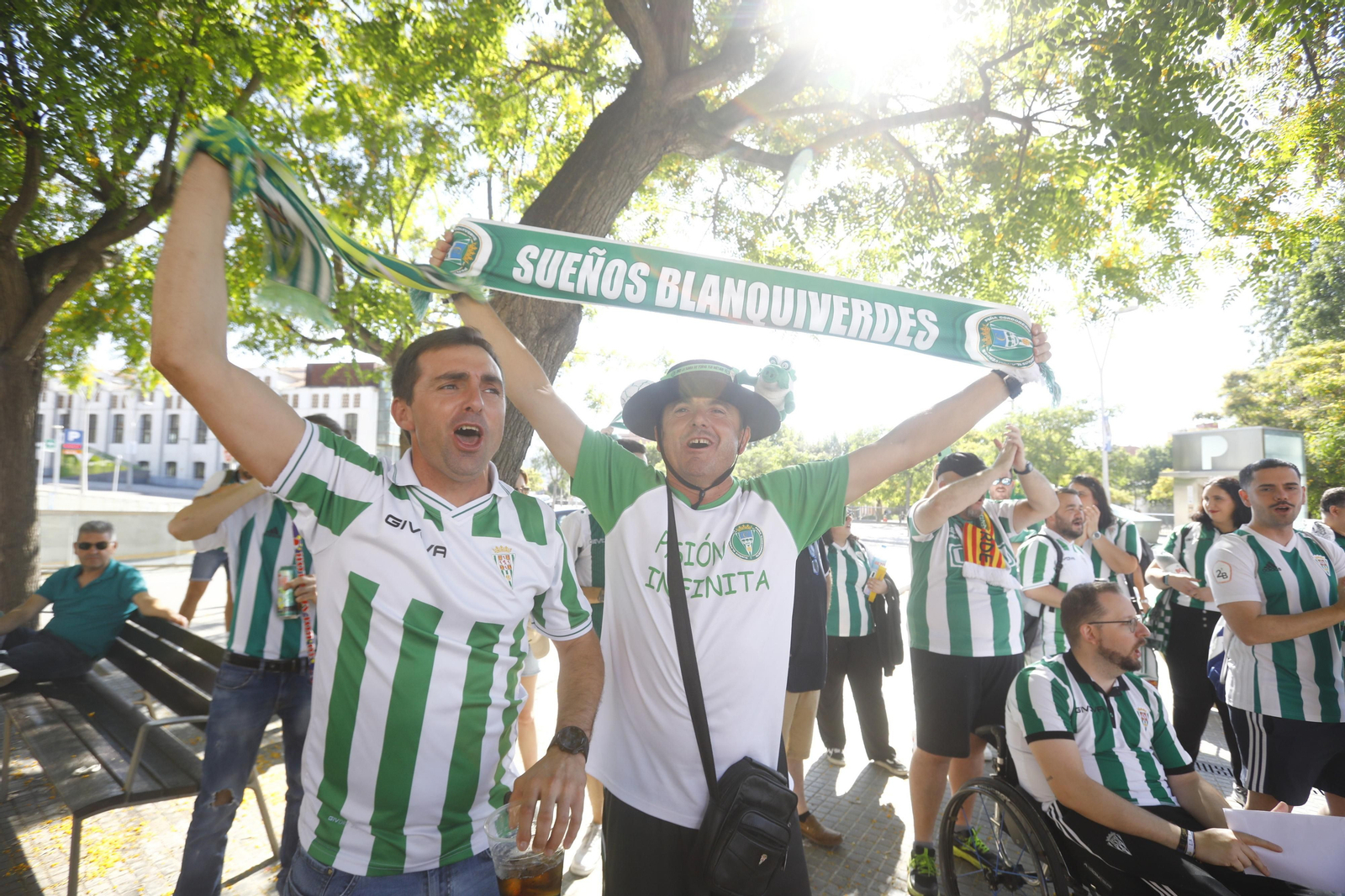 Las mejores fotos de la afición del Córdoba CF en la previa del partido ante el Barcelona Atlètic