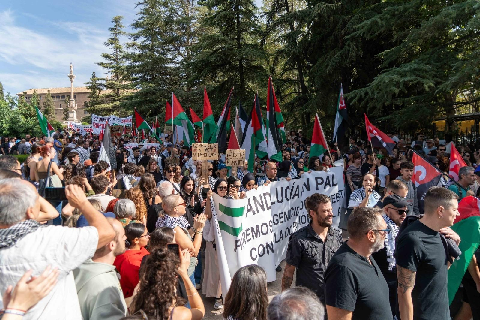 Imagen del inicio de la manifestacion por Palestina celebrada este miércoles en Granada