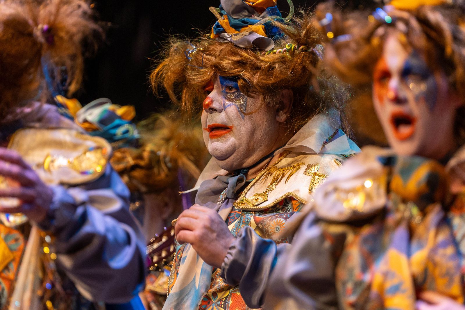 Imágenes de la actuación de la comparsa  de  Dos Hermanas "Feberillo el loco" en el Carnaval Colombino