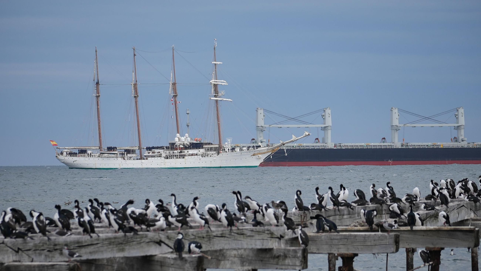 Las imágenes del 'Juan Sebastián de Elcano' en Punta Arenas (Chile)