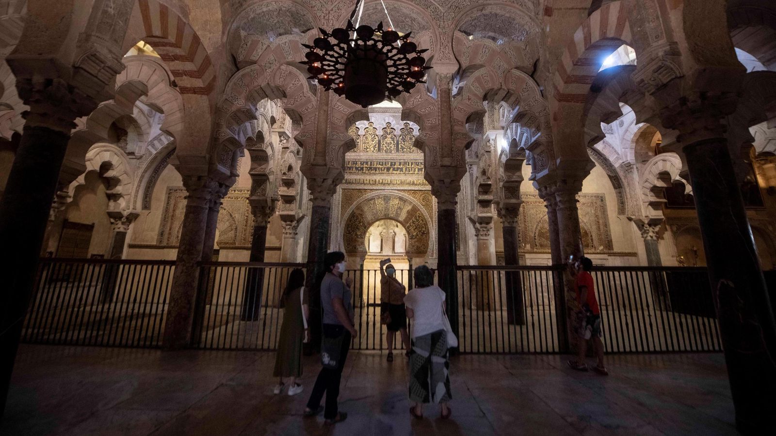 La Mezquita reabre al público.