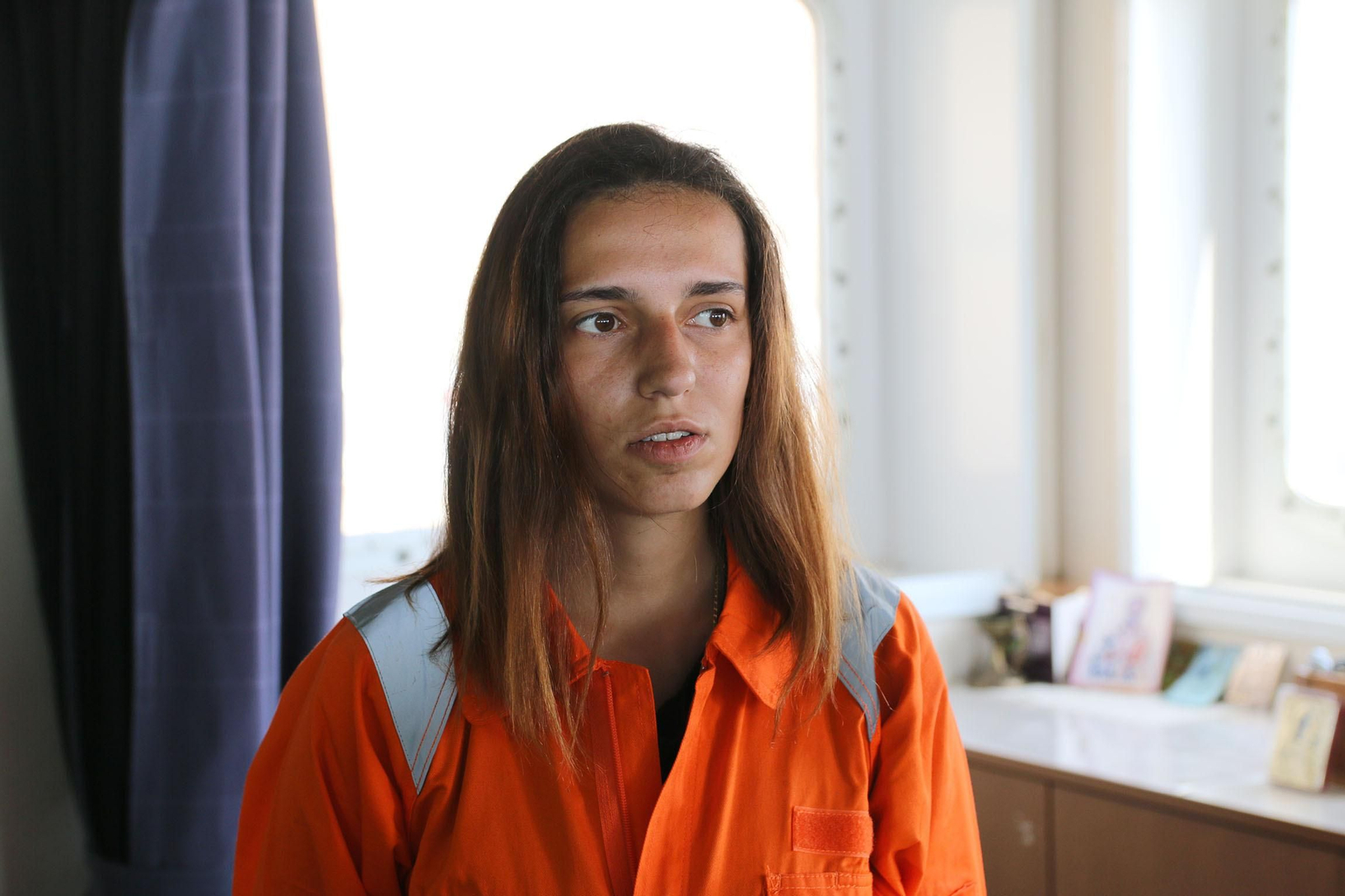 Así se carga en grandes barcos el yeso de Almería para exportarlo al extranjero