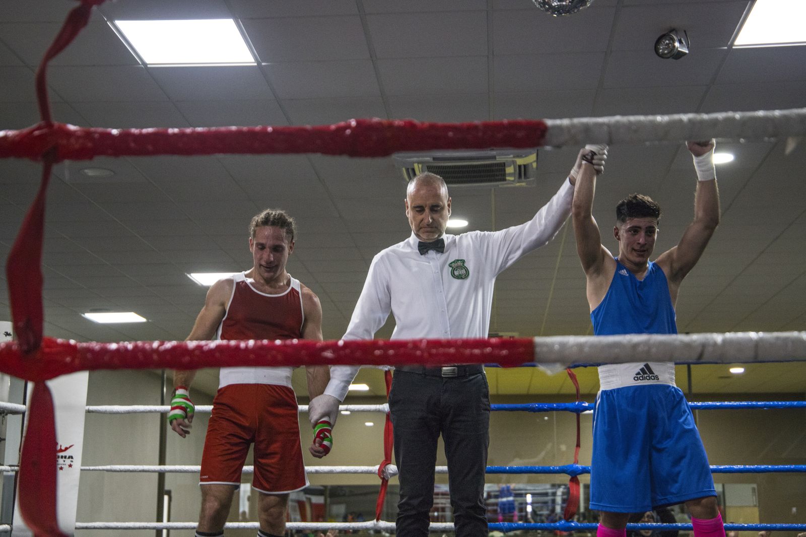 La cantera del boxeo granadino se luce en Armilla