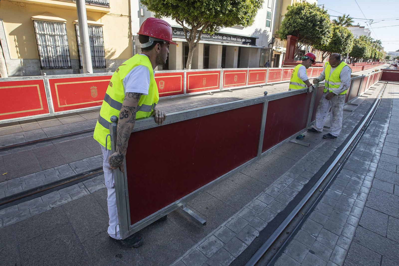 Preparativos en la Carrera Oficial.