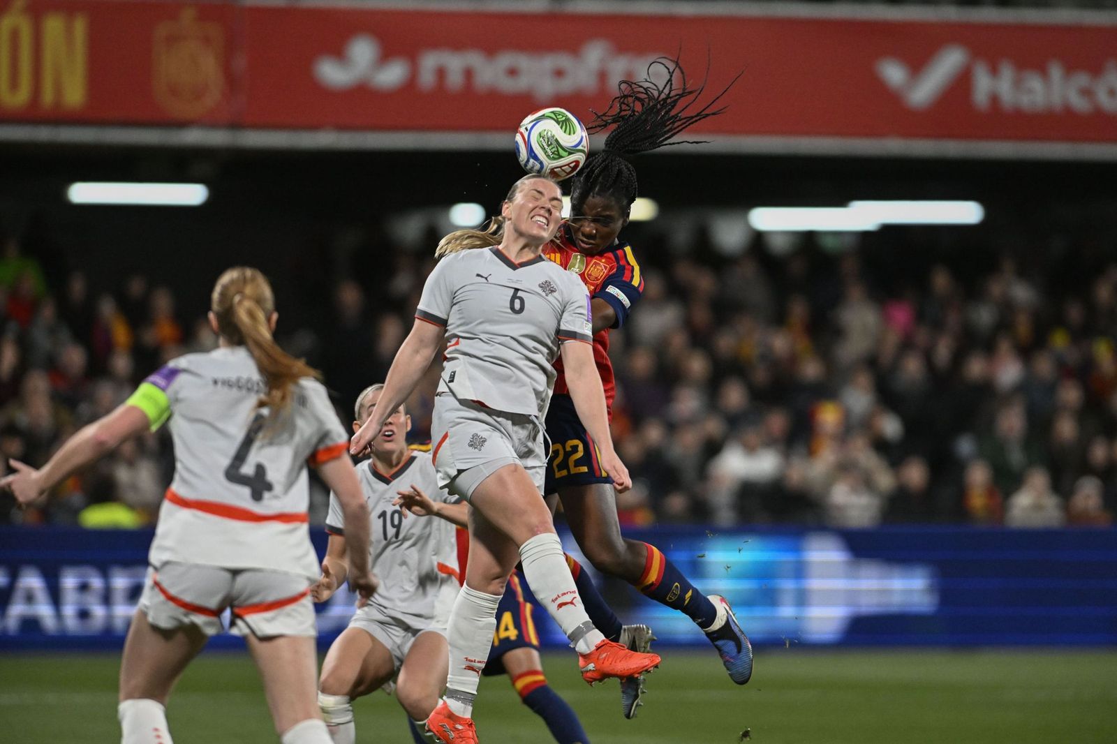 Las fotos del España-Islandia de fútbol femenino