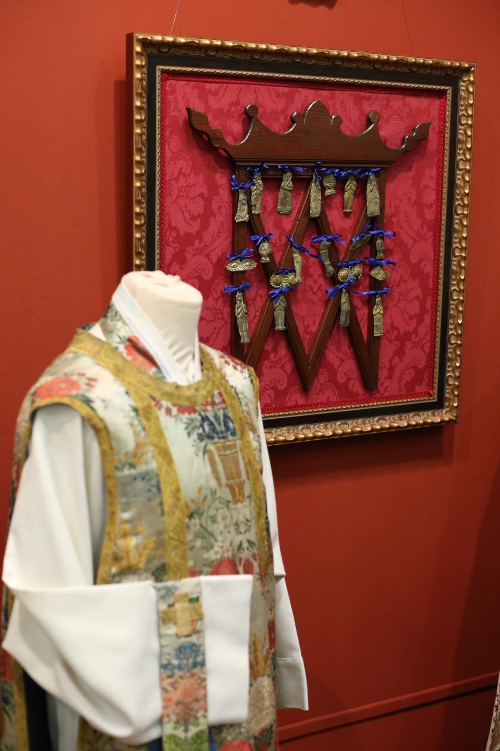 Las imágenes de la exposición de la Hermandad de Valme