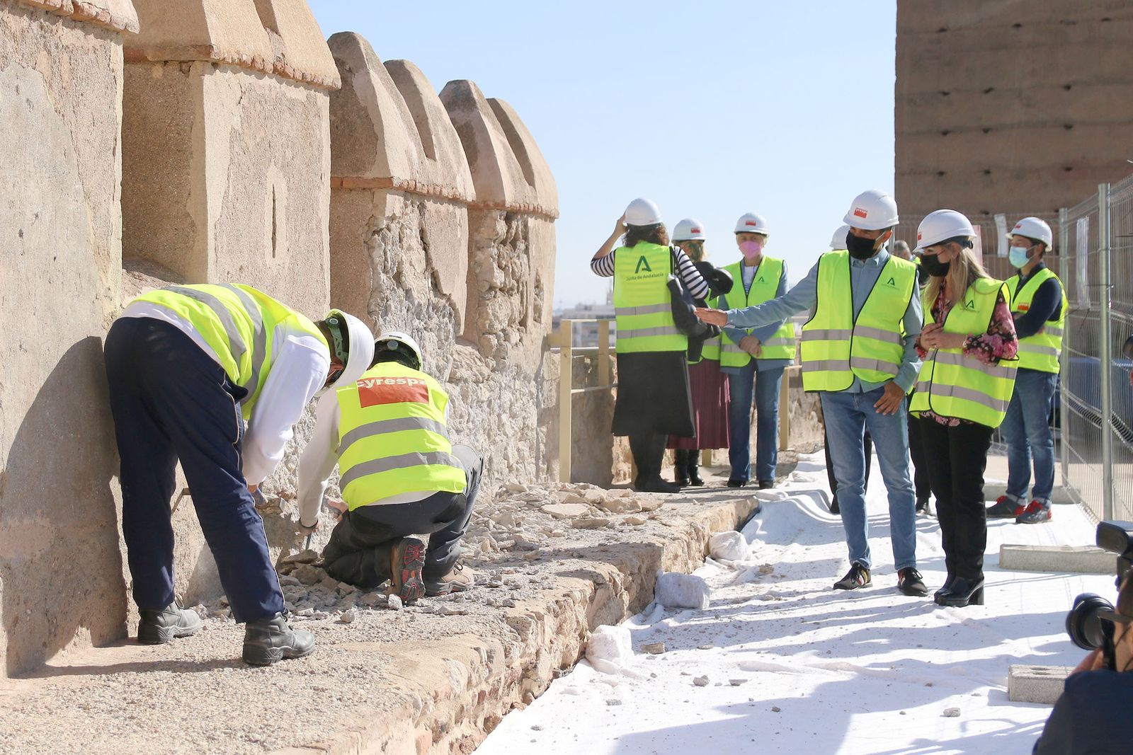 Fotogalería la consejera de Cultura visita las obras de rehabilitación de la Alcazaba de Almería