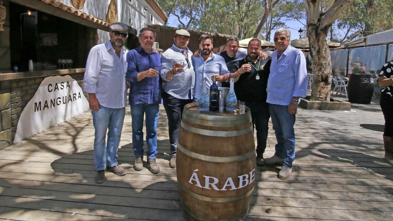 Brindis por la Virgen del Rocío.