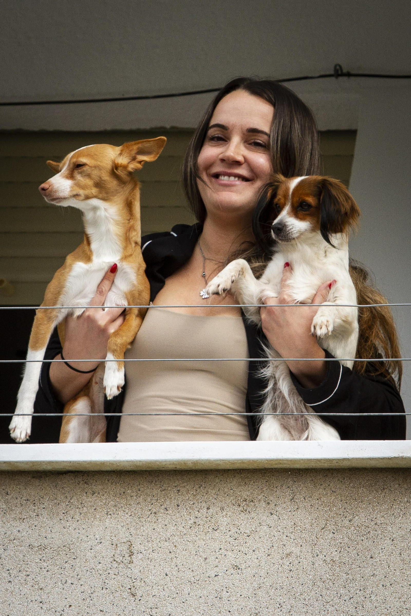 Otra imagen de la humorista en su balcón.