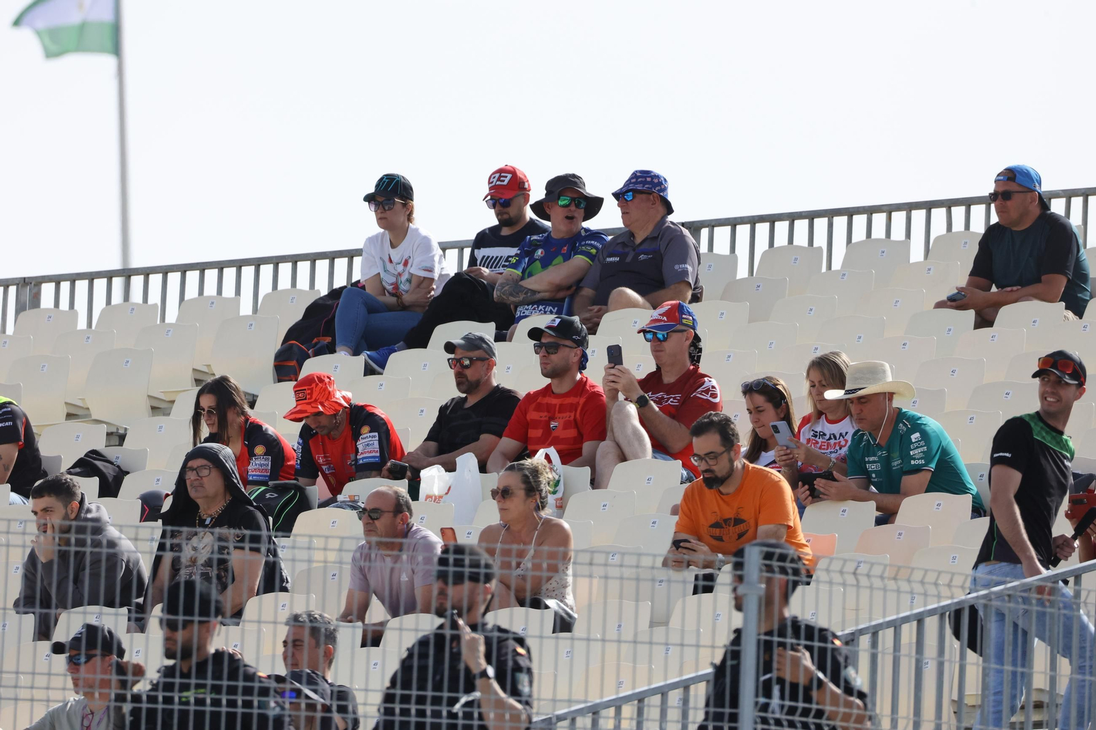 Ambiente del viernes en las gradas del Circuito de Jerez - Ángel Nieto