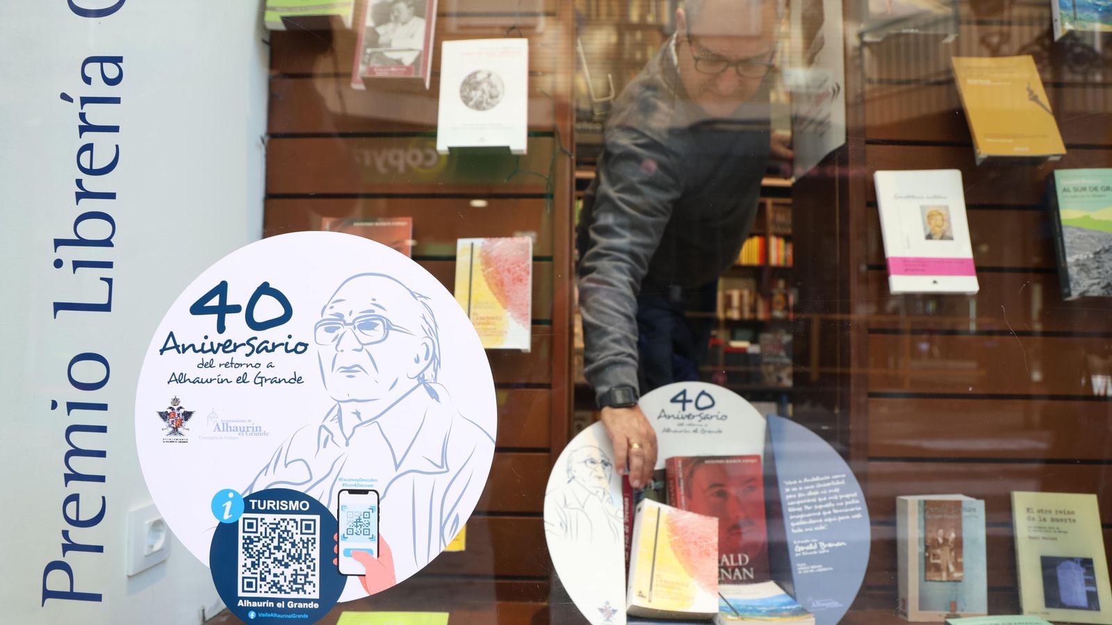 Escaparate de la librería Proteo-Prometeo Escaparate de la librería Proteo-Prometeo