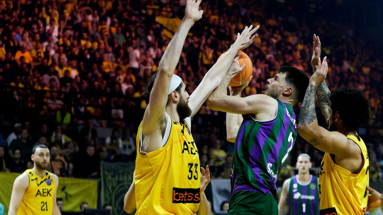 Las fotos del AEK Atenas-Unicaja de la Final Four de la Basketball Champions League