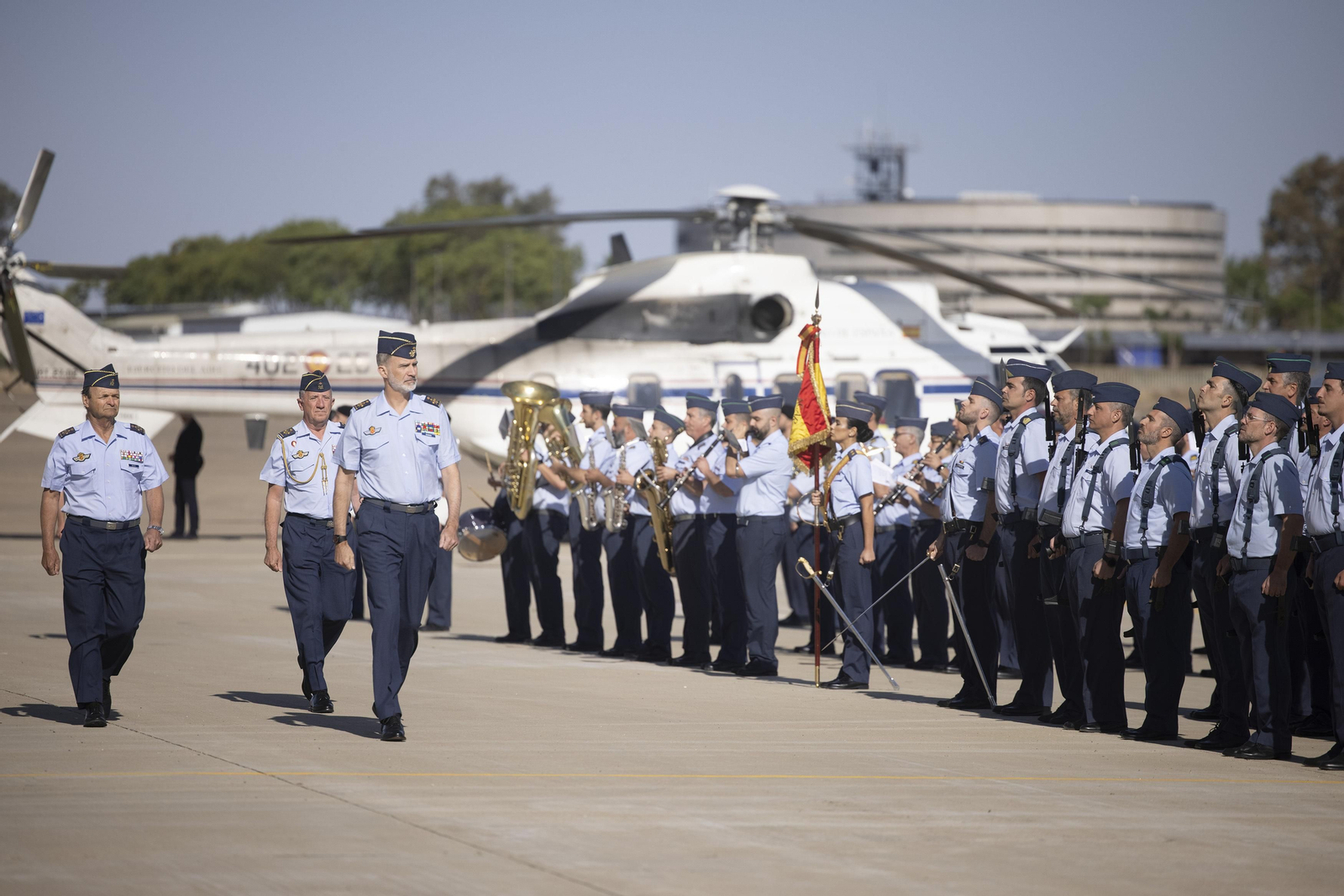 Las fotos de la visita de Felipe VI a la Maestranza Aérea de Sevilla
