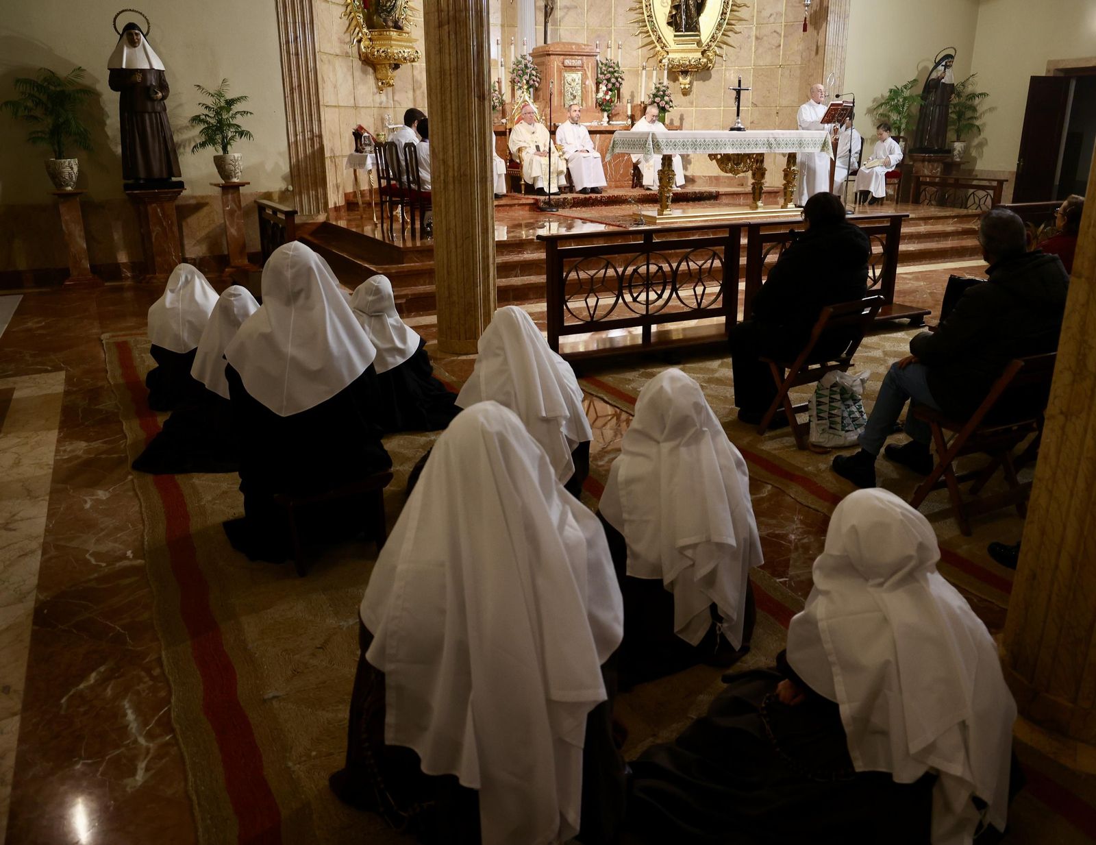 Inicio año jubilar de las Hermanas de la Cruz