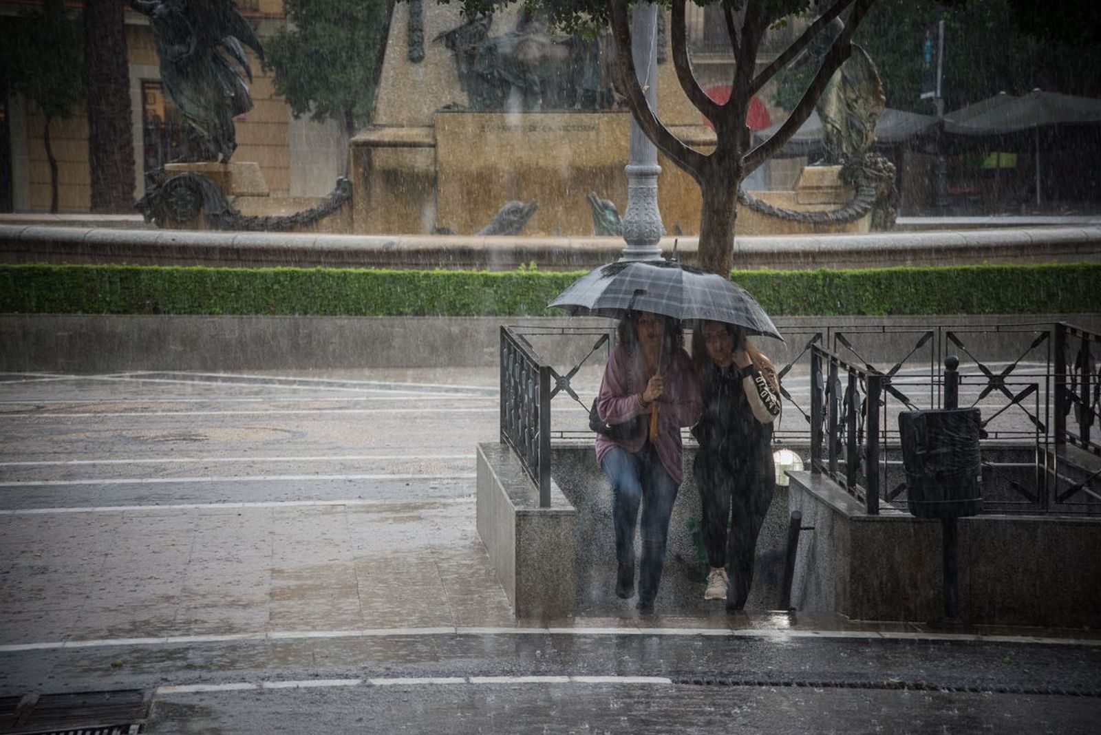 La Aemet activa el aviso por lluvias para hoy miércoles en más de la mitad de Andalucía