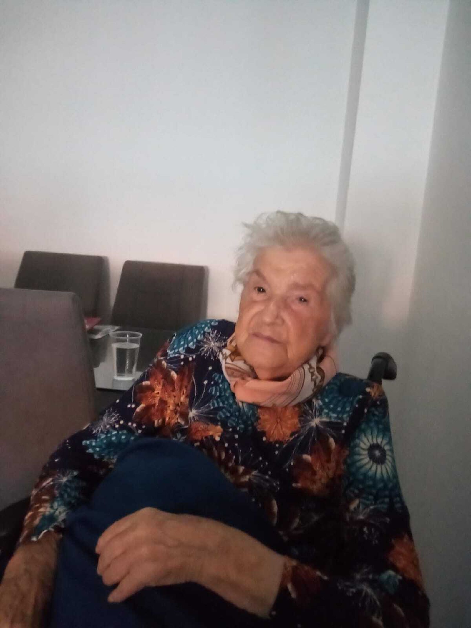 Brígida Martín, en la casa de su hija, tras resultar contagiada de coronavirus en el geriátrico Joaquín Rosillo.