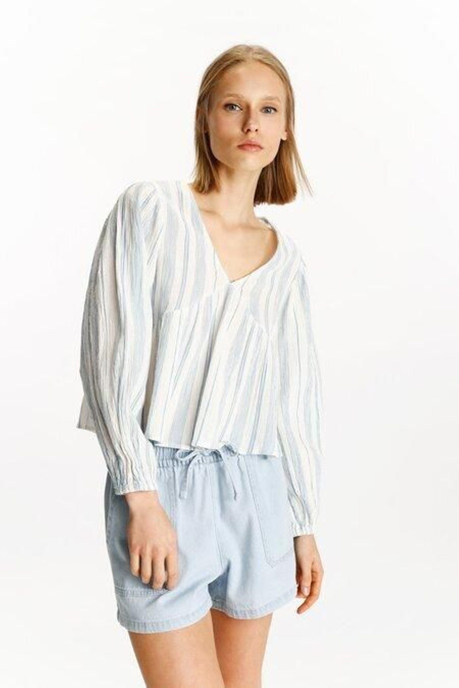Camisa de rayas de Lefties. Camisa de rayas de Lefties.