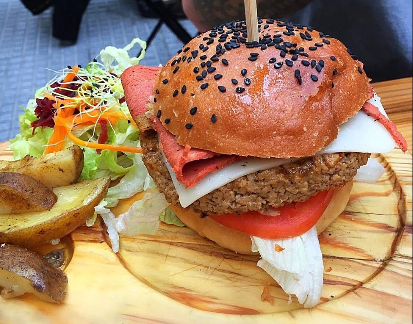 Veganitessen, Mercado del Arenal, s/n, Sevilla