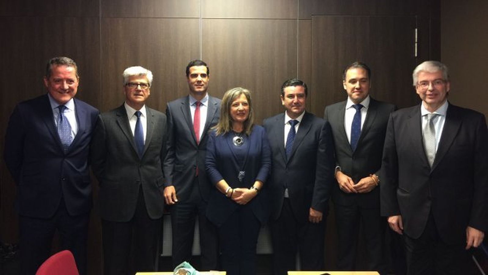 Hacienda crea un grupo de coordinación de los delegados de las zonas francas