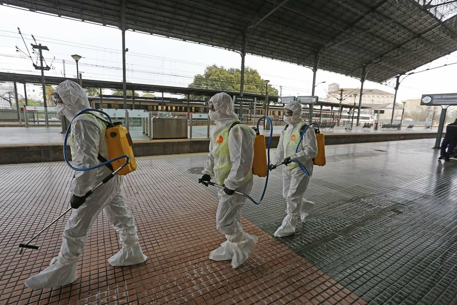 Coronavirus:Imágenes de la Unidad Militar de Emergencias actuando en Jerez