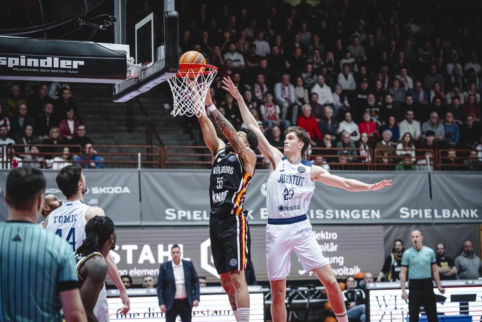 BCL: El Joventut marca el paso y el Unicaja le sigue