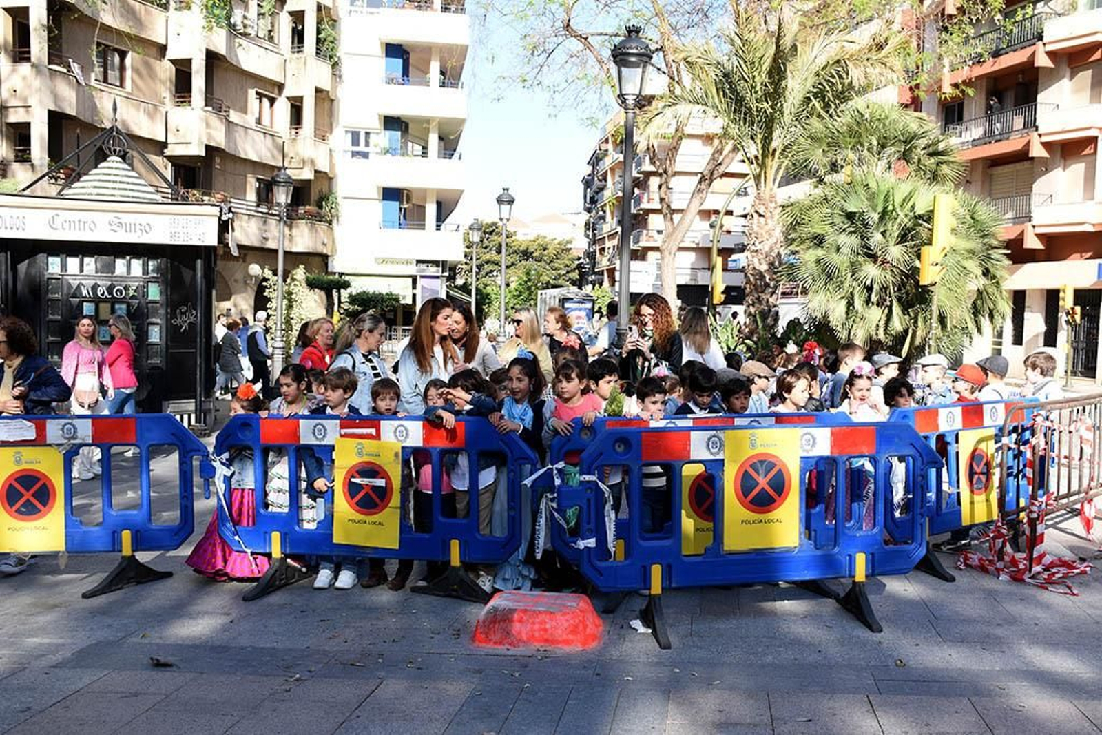 Las mejores imágenes de los peregrinos en la salida de Emigrantes