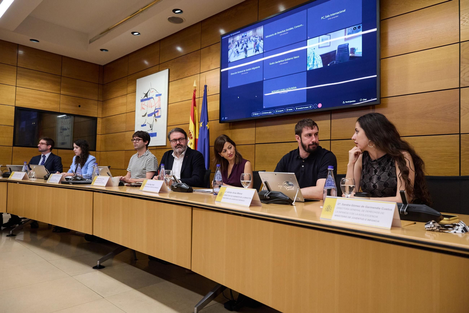 Inicio de la Conferencia Sectores sobre menores que ha tenido que ser suspendida este jueves, presidida por la ministra Sira Rego.