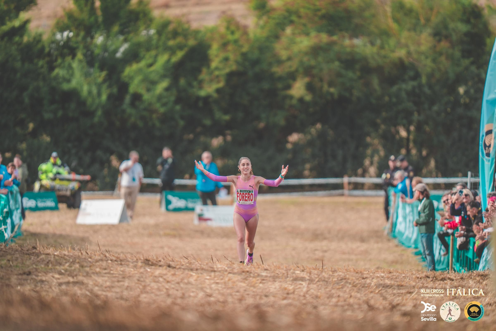Búscate en las fotos del Cross de Itálica 2025 | 11