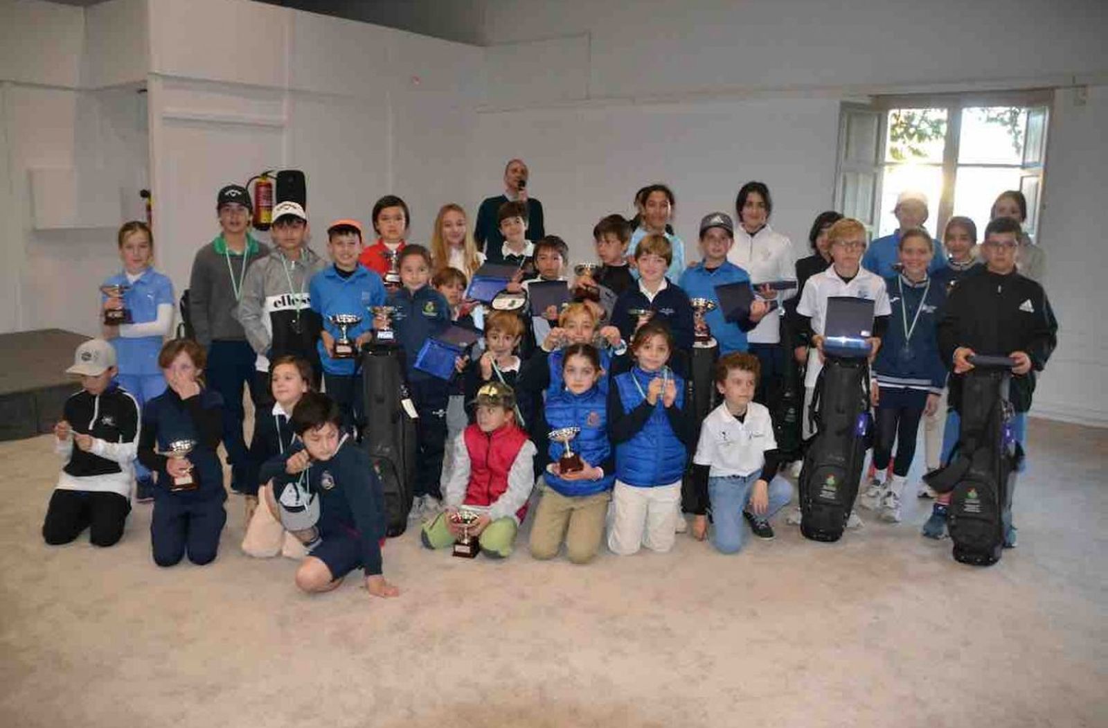 Los vencedores, tras la entrega de premios