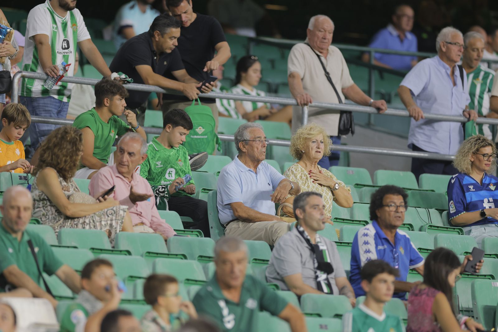 Búscate en las fotos del Betis-Valencia